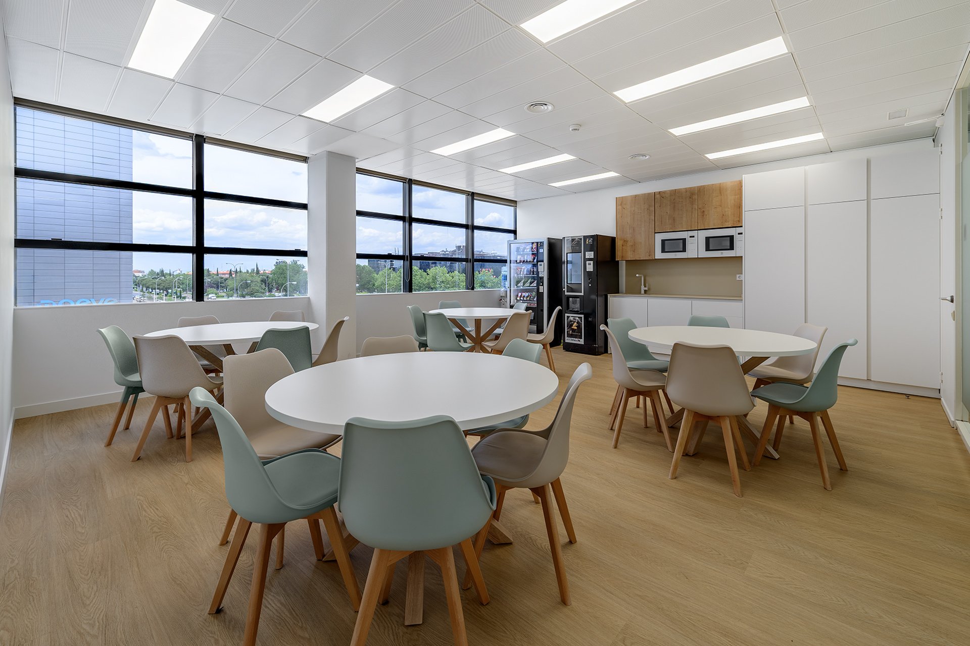 ARESBANK_09_BAJA